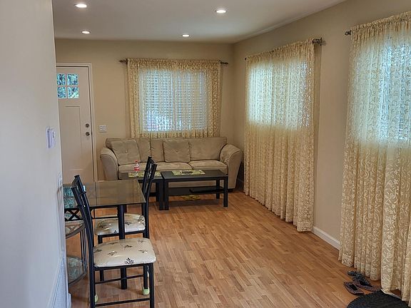 5th image of 3335 Idell St