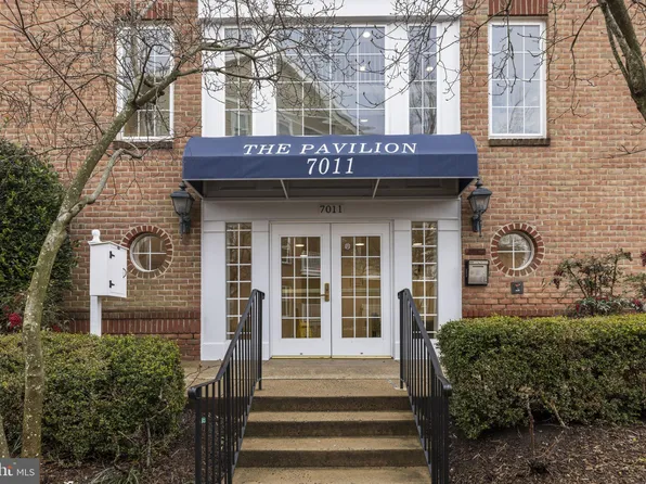 7011 Falls Reach Dr APT 103, Falls Church, VA 22043