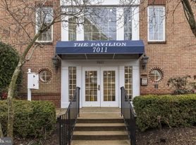 7011 Falls Reach Dr, Falls Church, VA