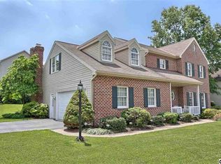 3609 Weymouth Dr, Mechanicsburg, PA 17050