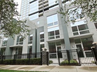 1919 S Calumet Ave, Chicago, IL 60616
