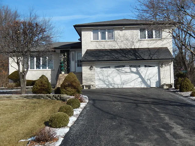 10504 W Bernice Dr photo 1