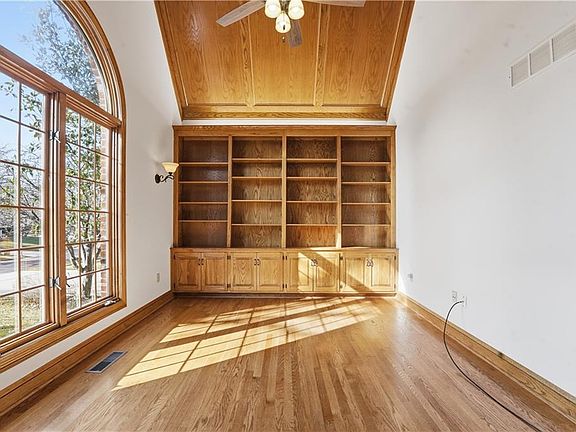 4th image of 13841 Hadley St
