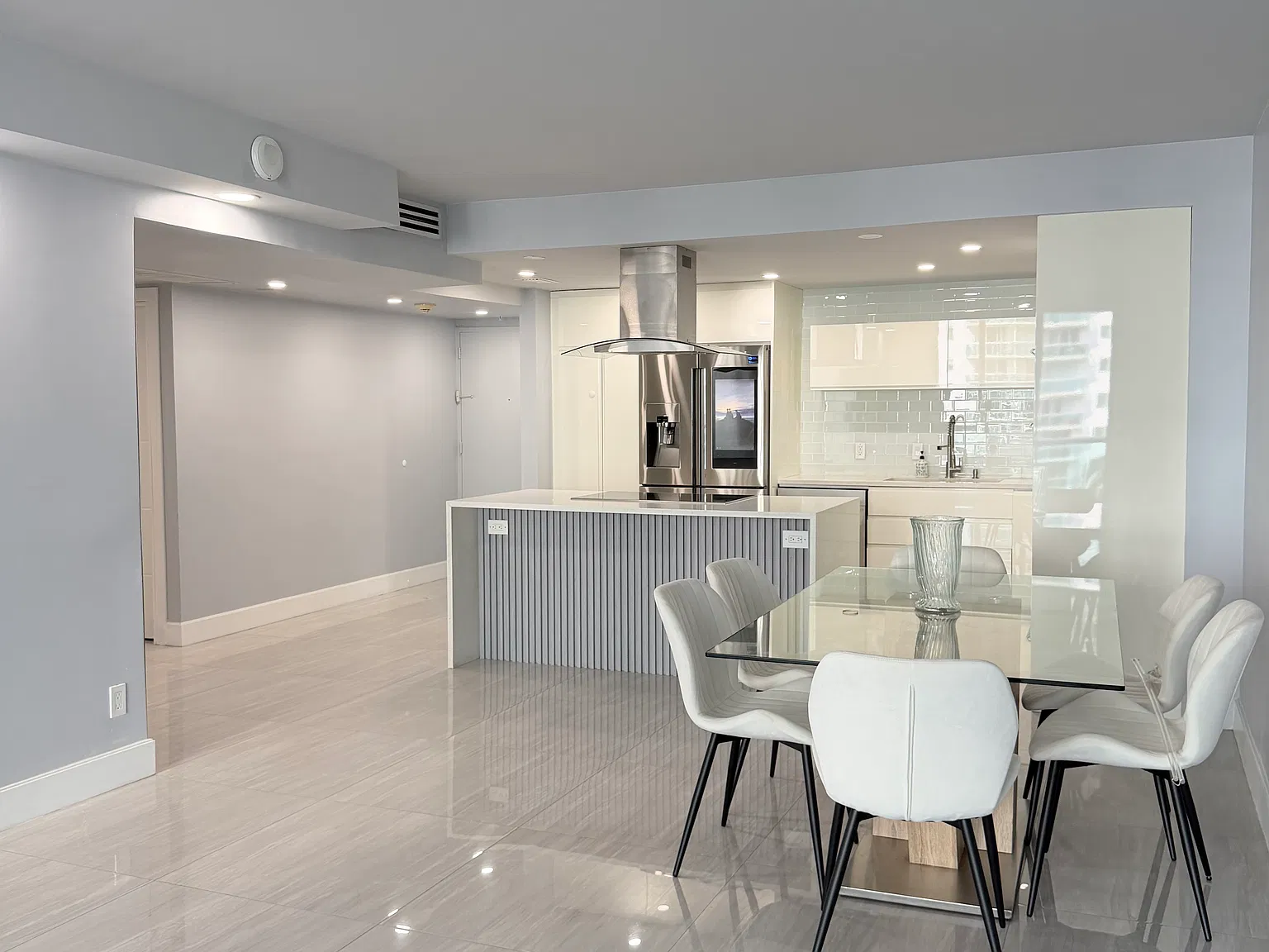 19390 Collins Ave — Photo 3