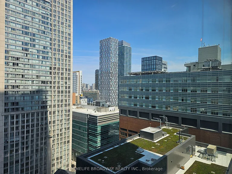 197 Yonge St #1714 — Photo 24