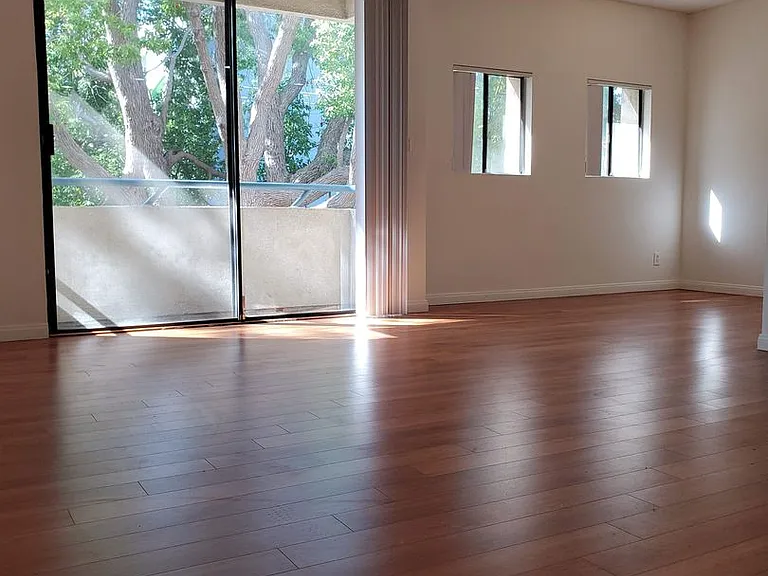 12707 Caswell Ave — Photo 18