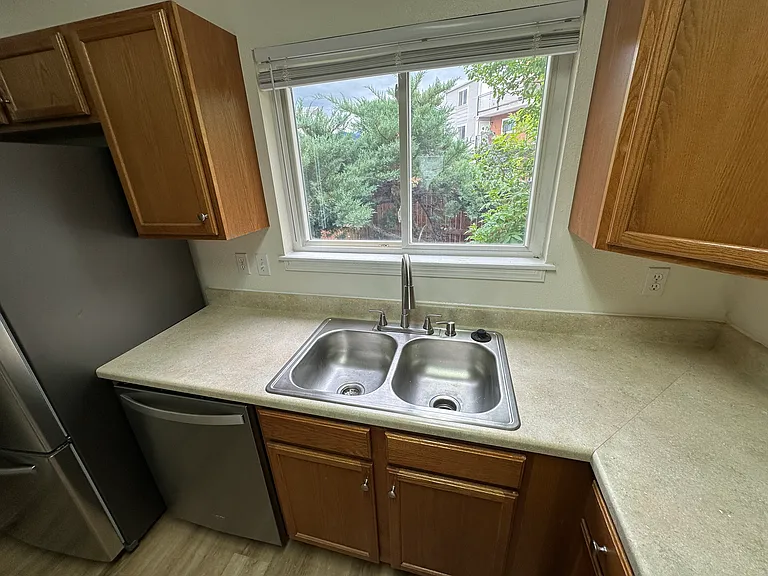 555 Winnie Way #555 — Photo 7