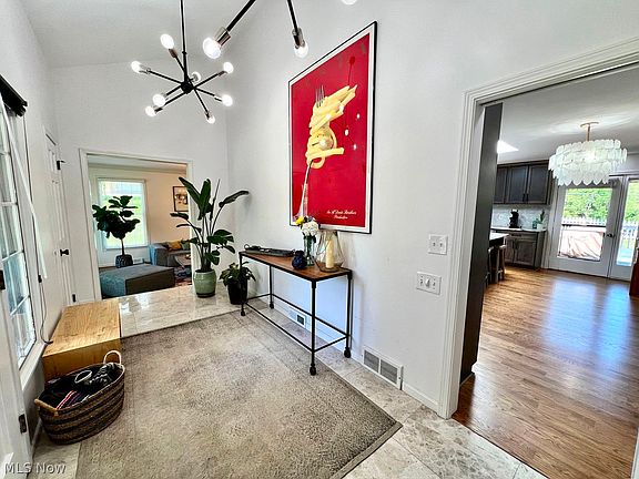 3rd image of 30849 Fairmount Blvd