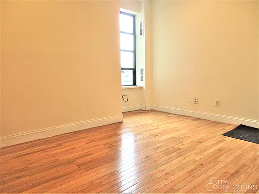 Rented by City Connections Realty | media 20