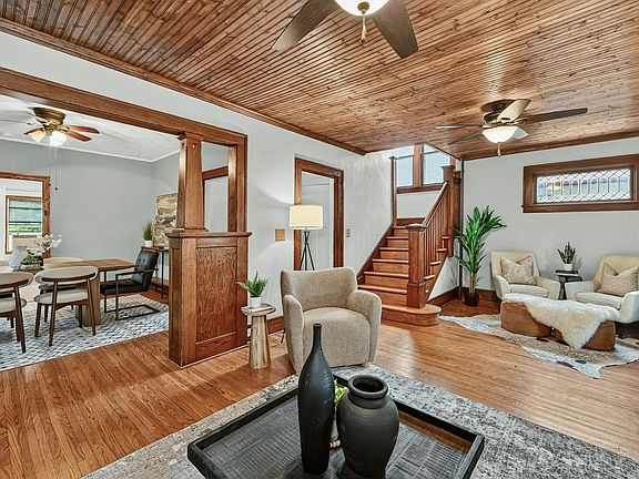 5th image of 842 2nd St NW