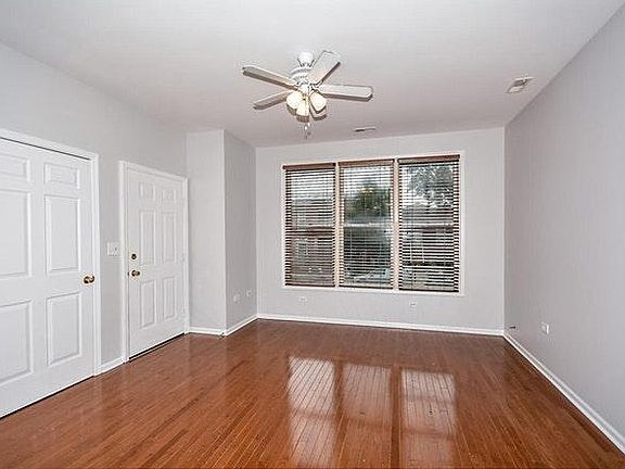 4th image of 2444 W Grenshaw St #2W