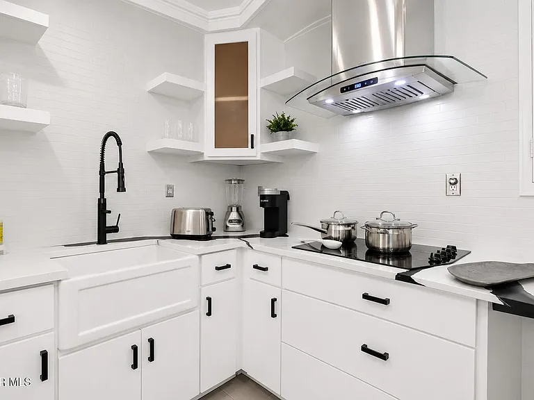 1210 N Luna St #1 — Photo 6