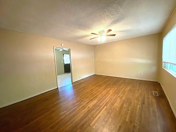 3rd image of 3429 W 43rd Pl