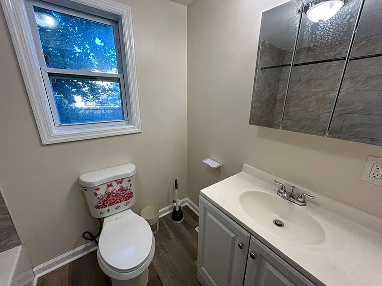 810 Carteret Ave #1 — Photo 5