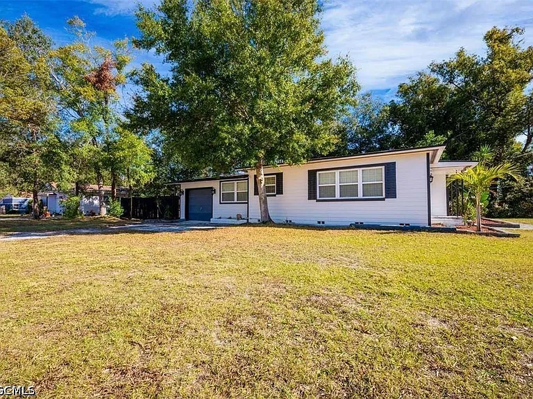 2803 E Pine St — Photo 1