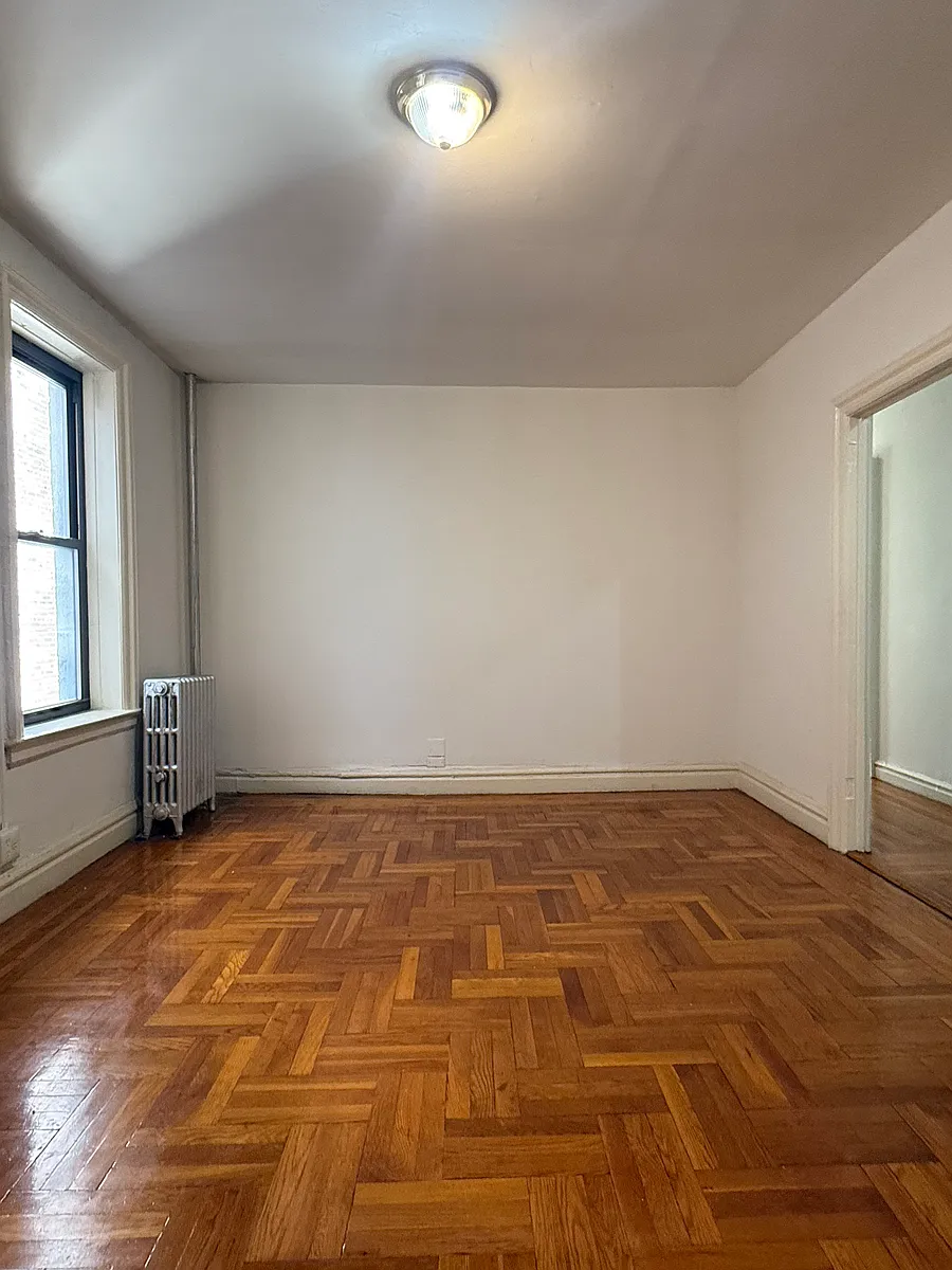 Building Photo - 2075 Wallace Ave #624