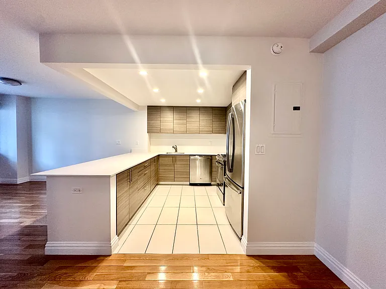 160 W 97th St #11D — Photo 2