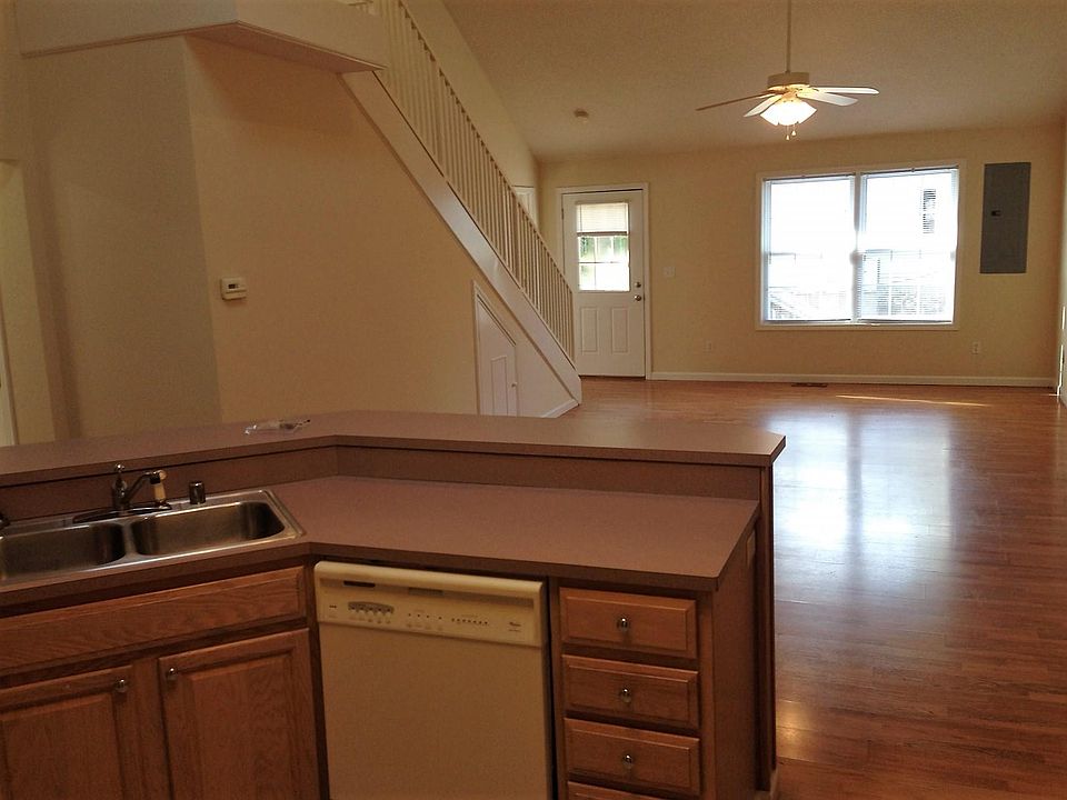 2nd image of 325 Bruce Ave