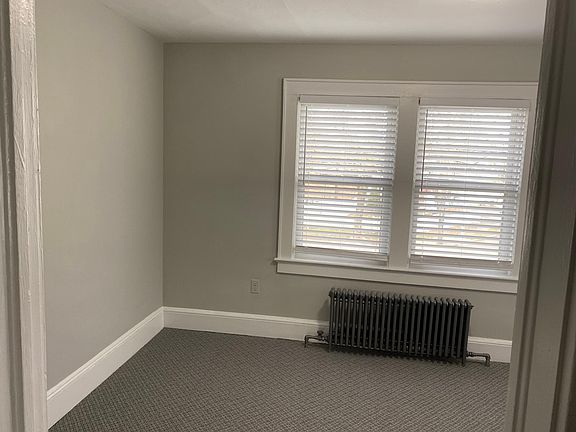 5th image of 201 Woodbury Rd Floor 1