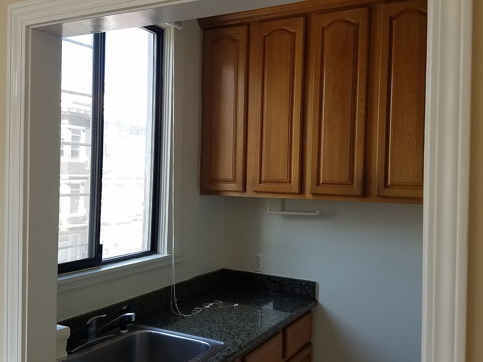 2nd image of 1385 Pine St APT 18