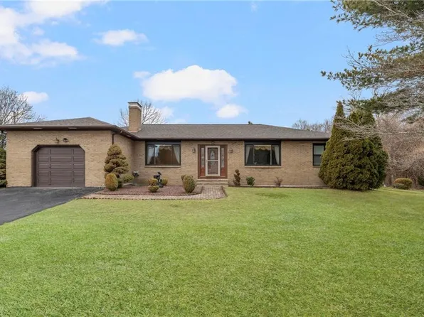 65 Janet Dr, Cranston, RI 02921