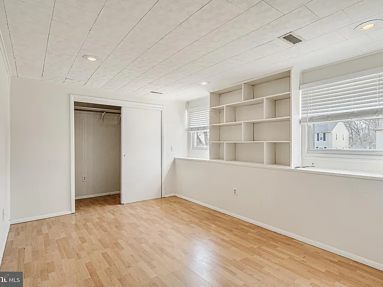 510 Retford Dr — Photo 27