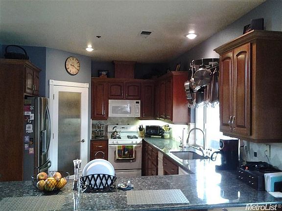 5th image of 1438 Roosevelt Dr