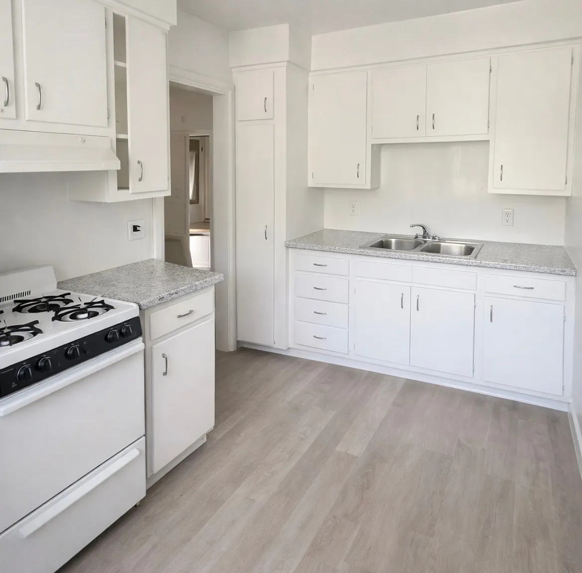 Studio, 450 sqft, $1,500 — Photo 4