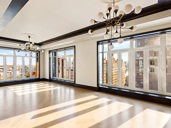 40 East End Avenue image 1 of 14