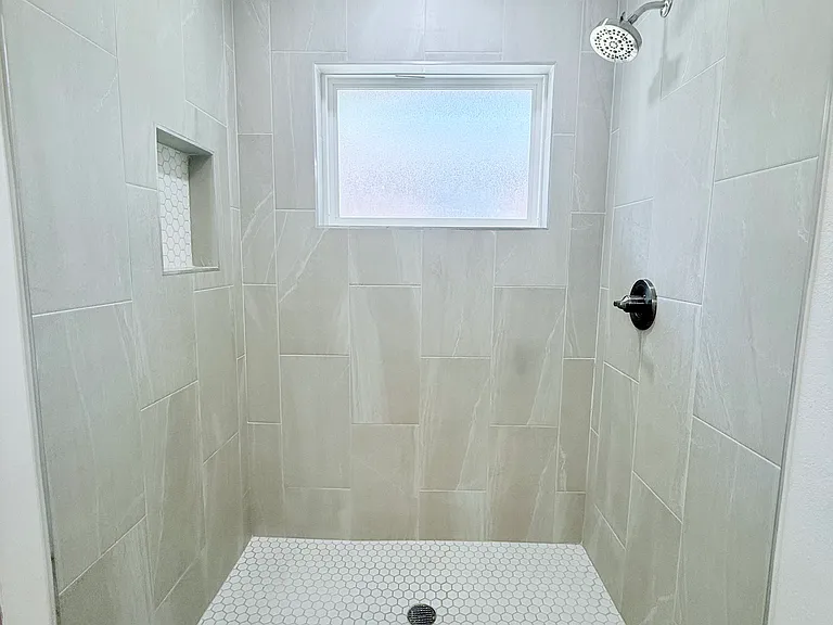 1411 W Shields Dr — Photo 15