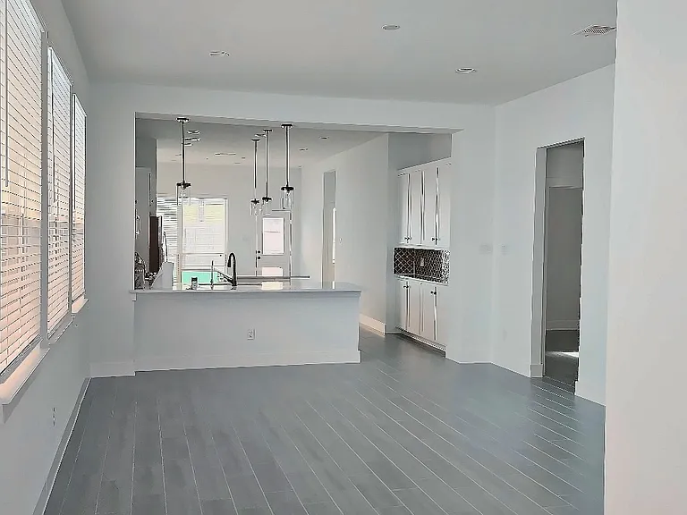 2235 Garden Arbor Ln — Photo 8