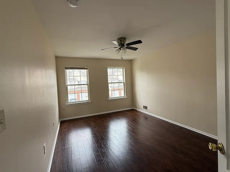 808 Margaret Ct — Photo 19