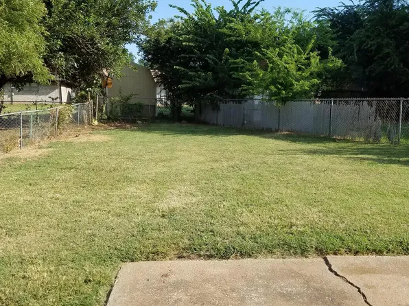 609 Robin Hill Rd #1, Edmond, OK 73003