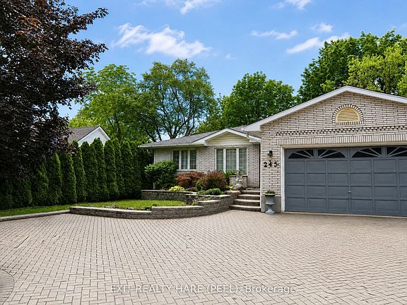 3rd image of 245 1st Ave