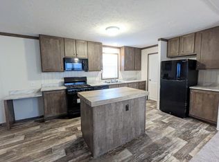 215 Colorado St, Belleville, MI 48111