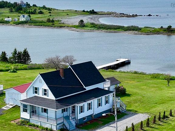 2nd image of 36 Seaview Dr