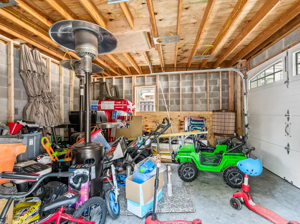 453 North Railroad Avenue image 24 of 27