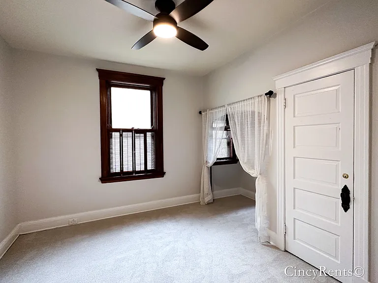 2552 Erie Ave #1 — Photo 18