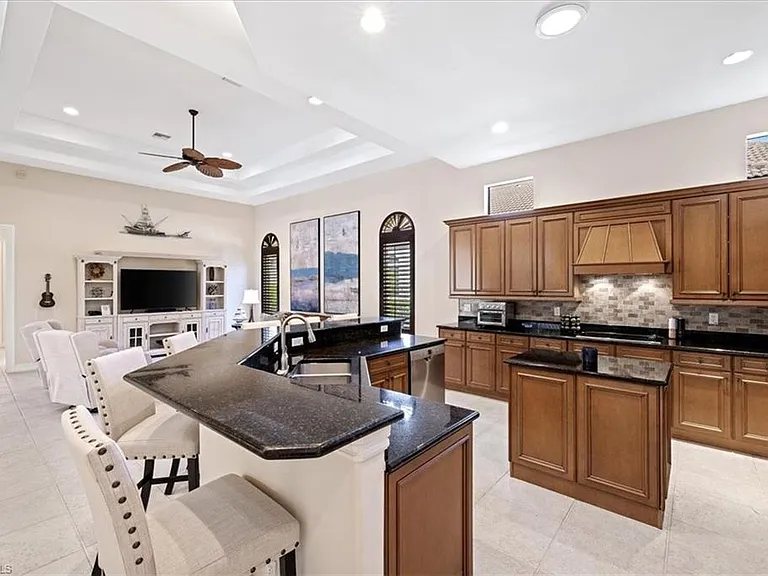 9094 Sahalee Ct — Photo 16