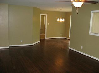 6718 Roos Rd, Houston, TX 77074