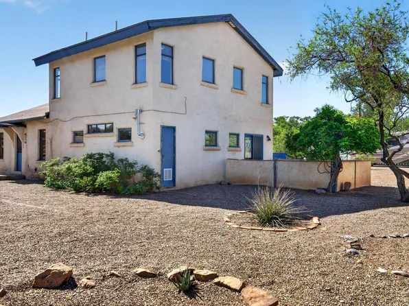 836 Garden Rd SW, Albuquerque, NM 87105