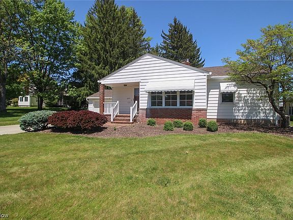 2nd image of 2595 Arrowae Dr