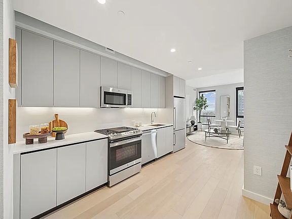 3rd image of 567 Fulton St #16A