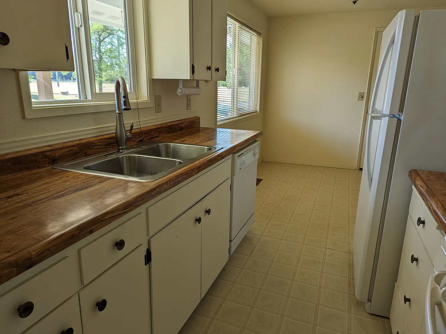 3 bed, 924 sqft, $2,300 — Photo 4