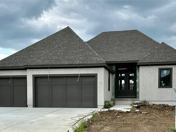 15124 Stearns St, Overland Park, KS 66221