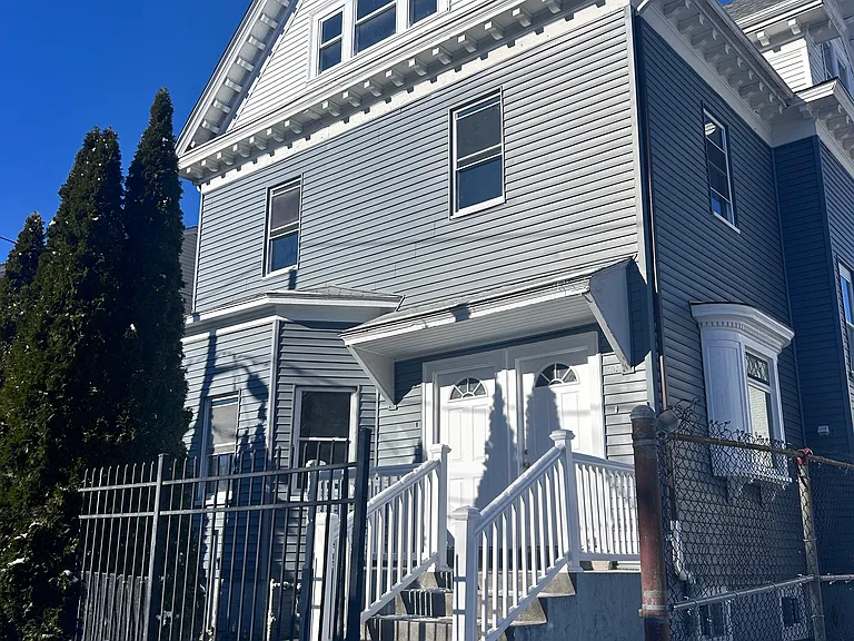 181 Reynolds Ave #3 — Photo 1