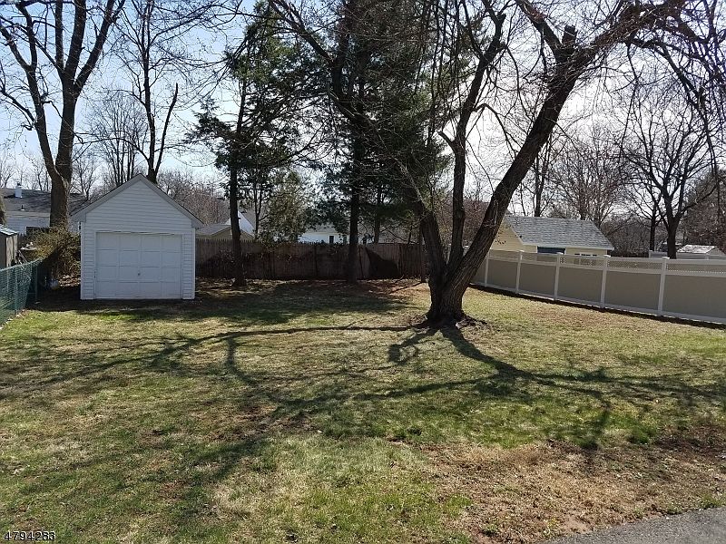 2nd image of 1019 Colby Ave