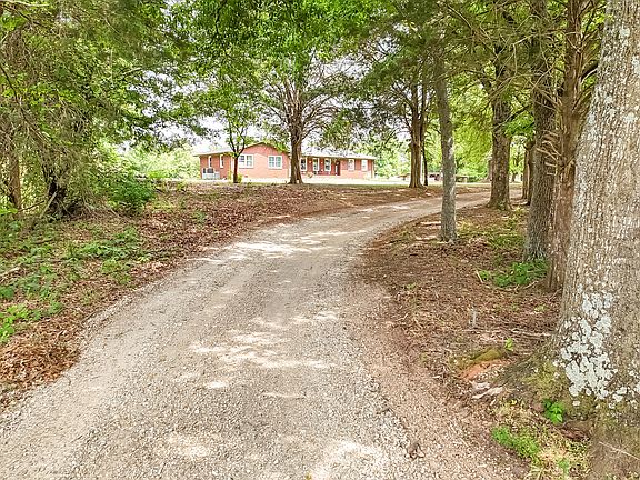 3rd image of 127 N Akins Bridge Rd