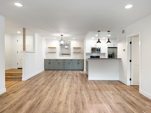 3rd image of 11706 Montana Ave APT 102
