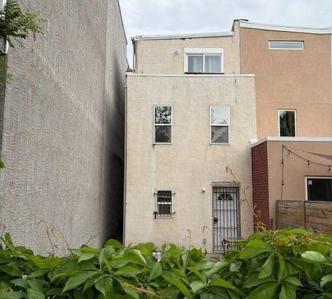 2nd image of 1020 Fairmount Ave